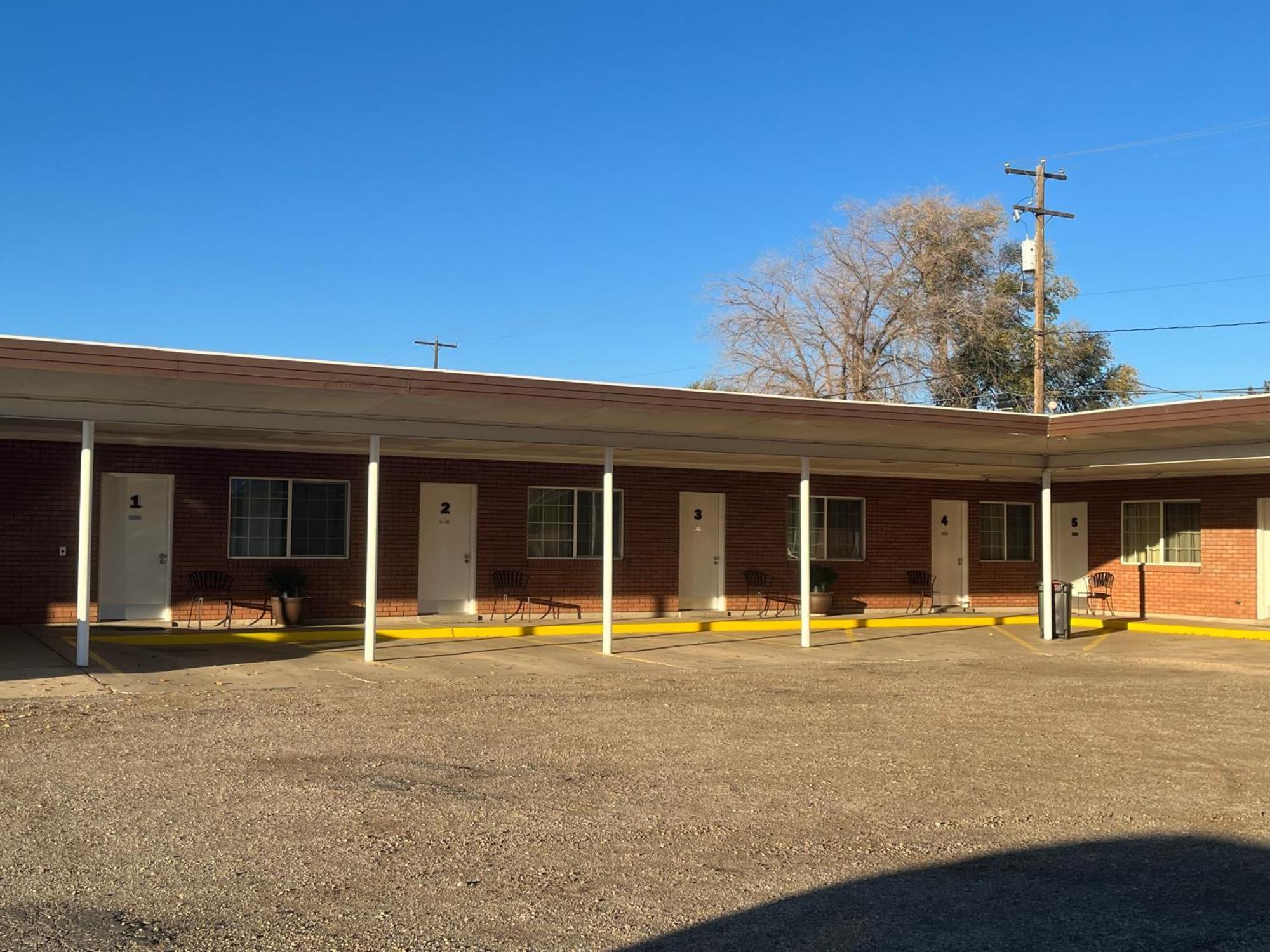 Delano Motel & Rv Park Beaver Exterior photo