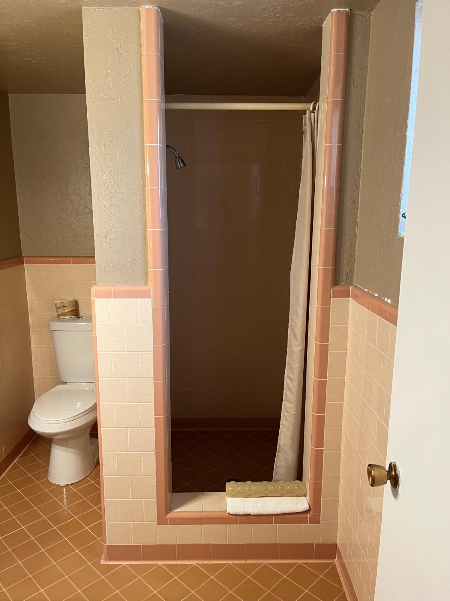 Delano Motel & Rv Park Beaver Room photo