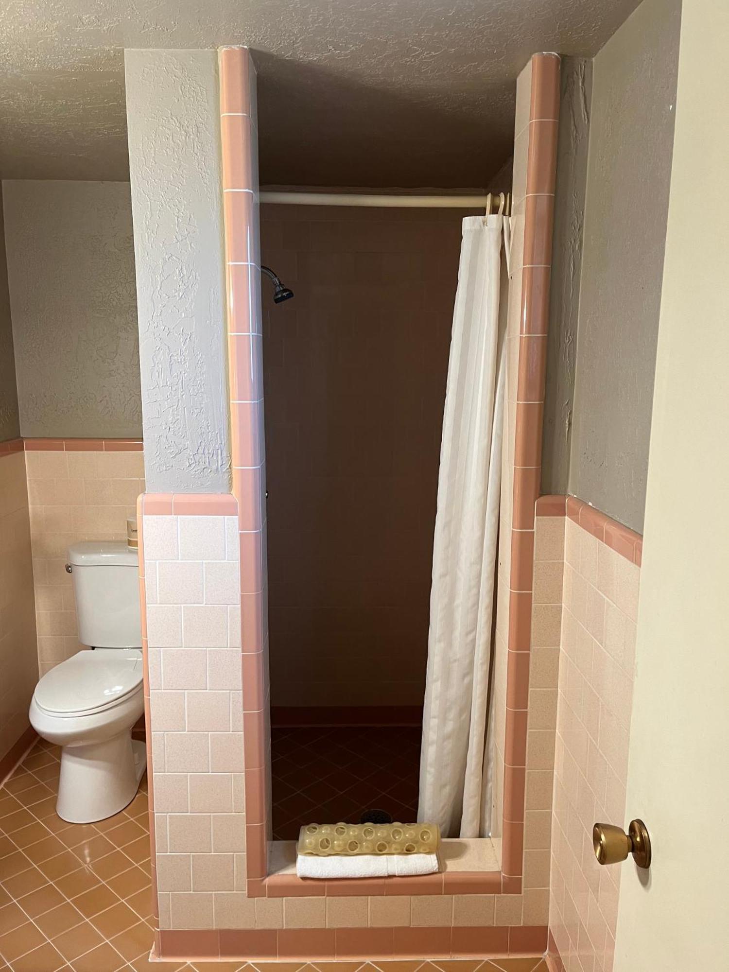 Delano Motel & Rv Park Beaver Room photo